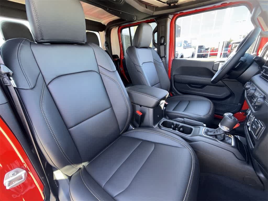 Thumbnail: 2025 Jeep Gladiator - 14