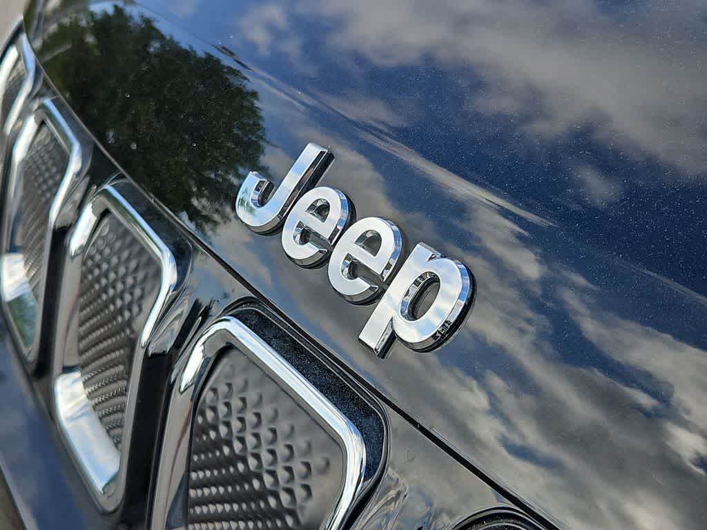 Thumbnail: 2022 Jeep Compass - 12