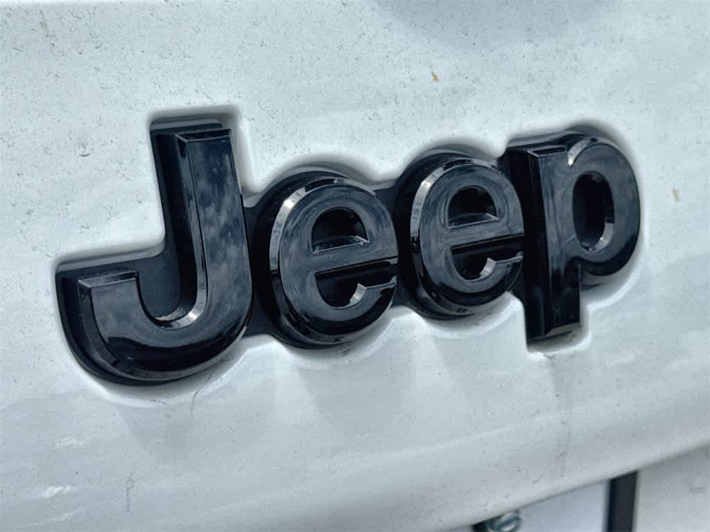 Thumbnail: 2023 Jeep Cherokee - 7