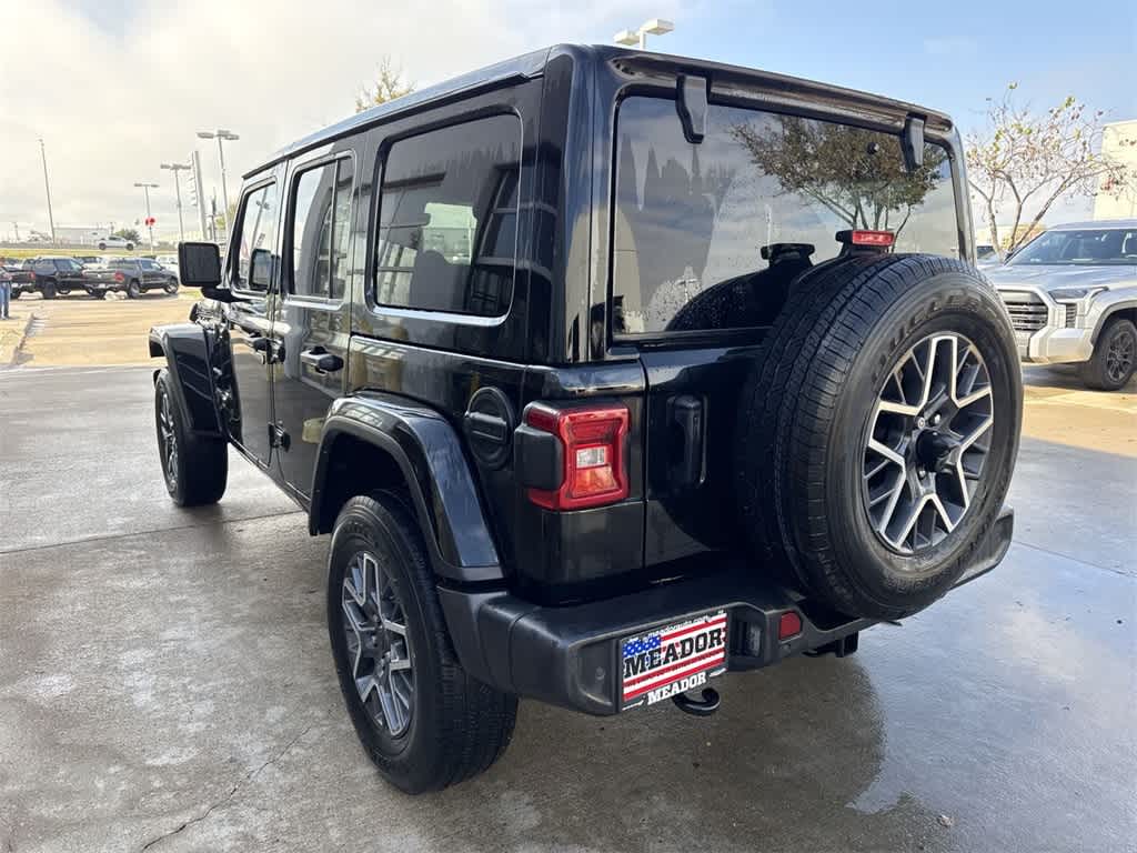 2024 Jeep Wrangler Sahara photo 4