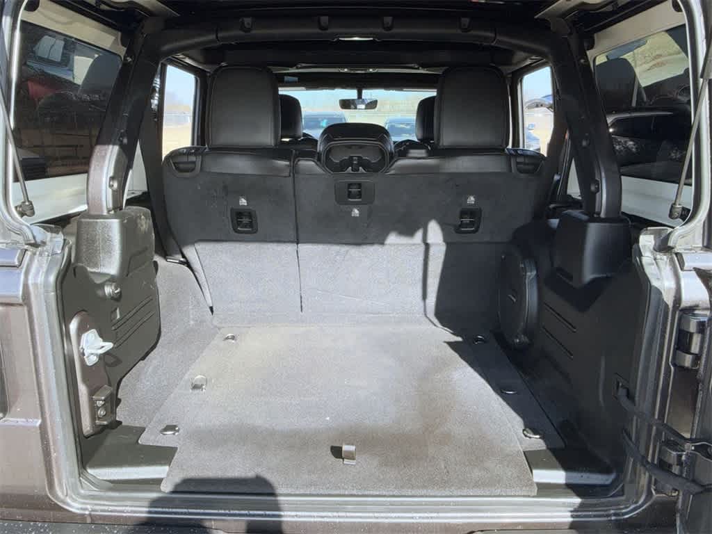 Thumbnail: 2021 Jeep Wrangler - 22