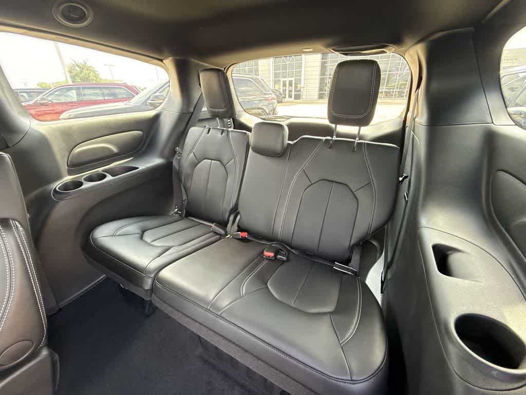 Thumbnail: 2025 Chrysler Pacifica - 13