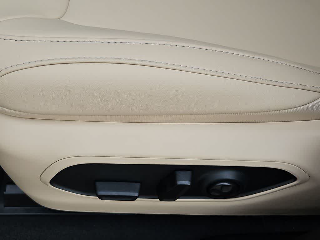 Thumbnail: 2026 Jeep Grand Cherokee L - 18