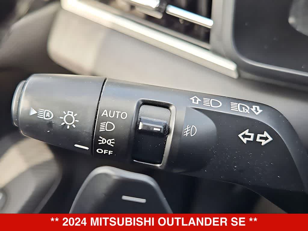 Thumbnail: 2024 Mitsubishi Outlander - 27