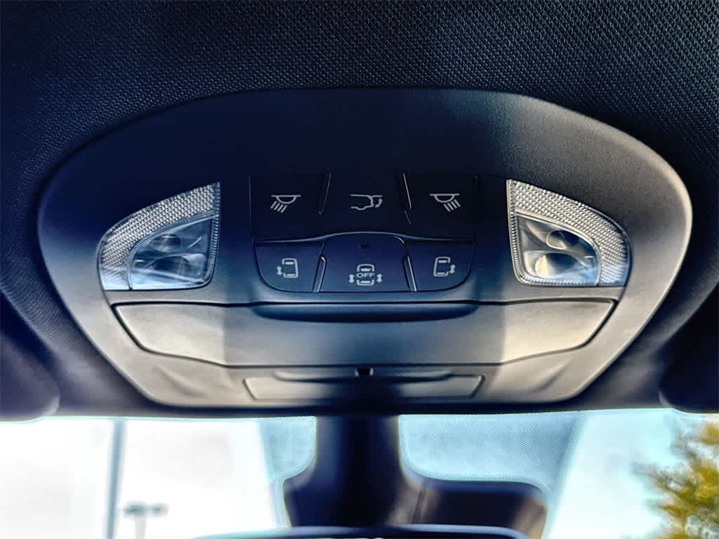 Thumbnail: 2026 Chrysler Pacifica - 22