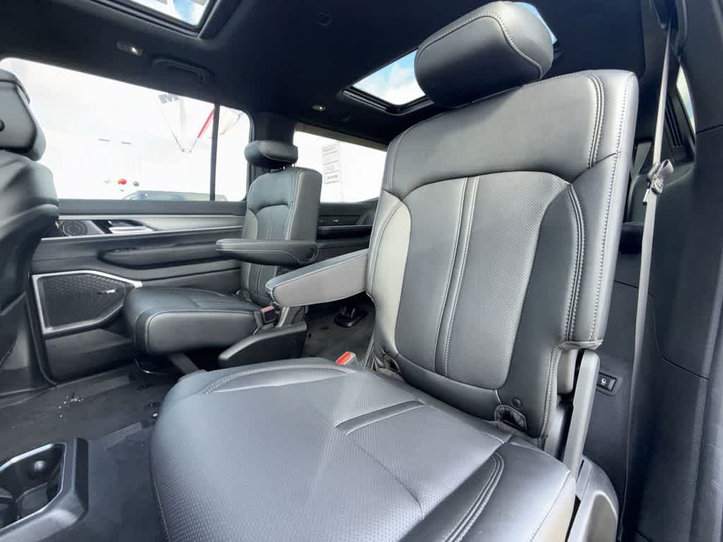 Thumbnail: 2025 Jeep Wagoneer - 13