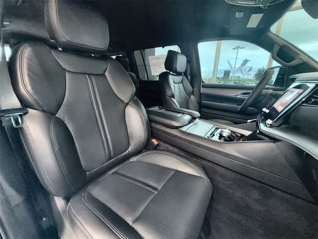 Thumbnail: 2025 Jeep Wagoneer - 13