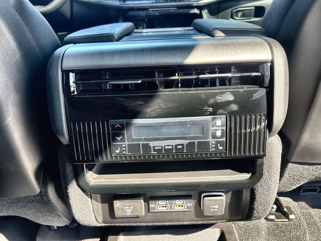 Thumbnail: 2025 Jeep Wagoneer - 22