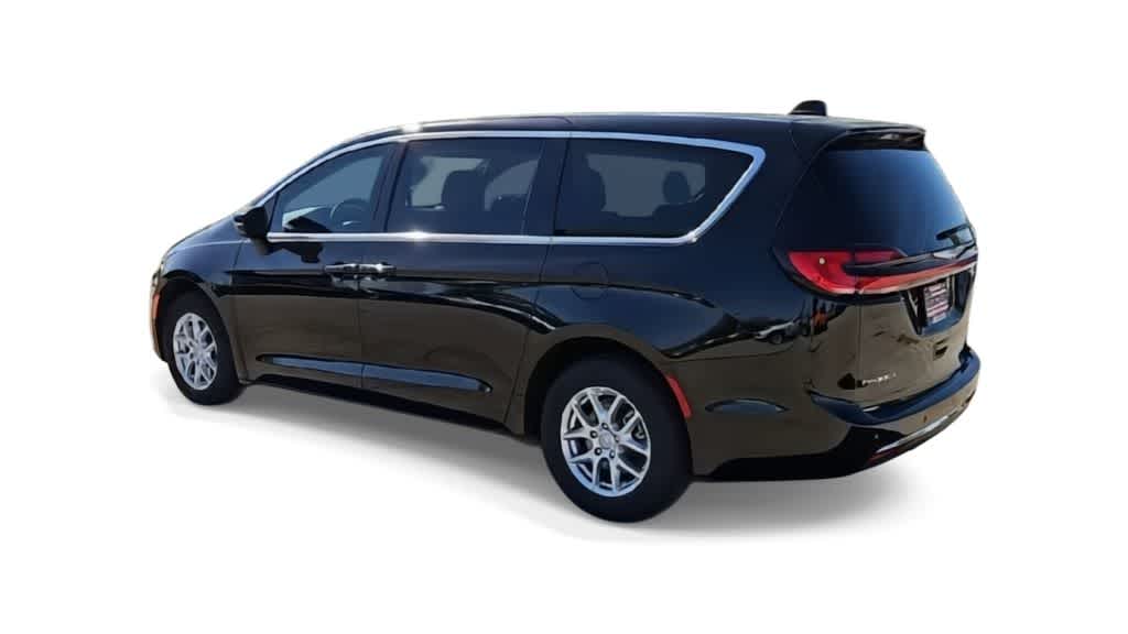 Thumbnail: 2026 Chrysler Pacifica - 6