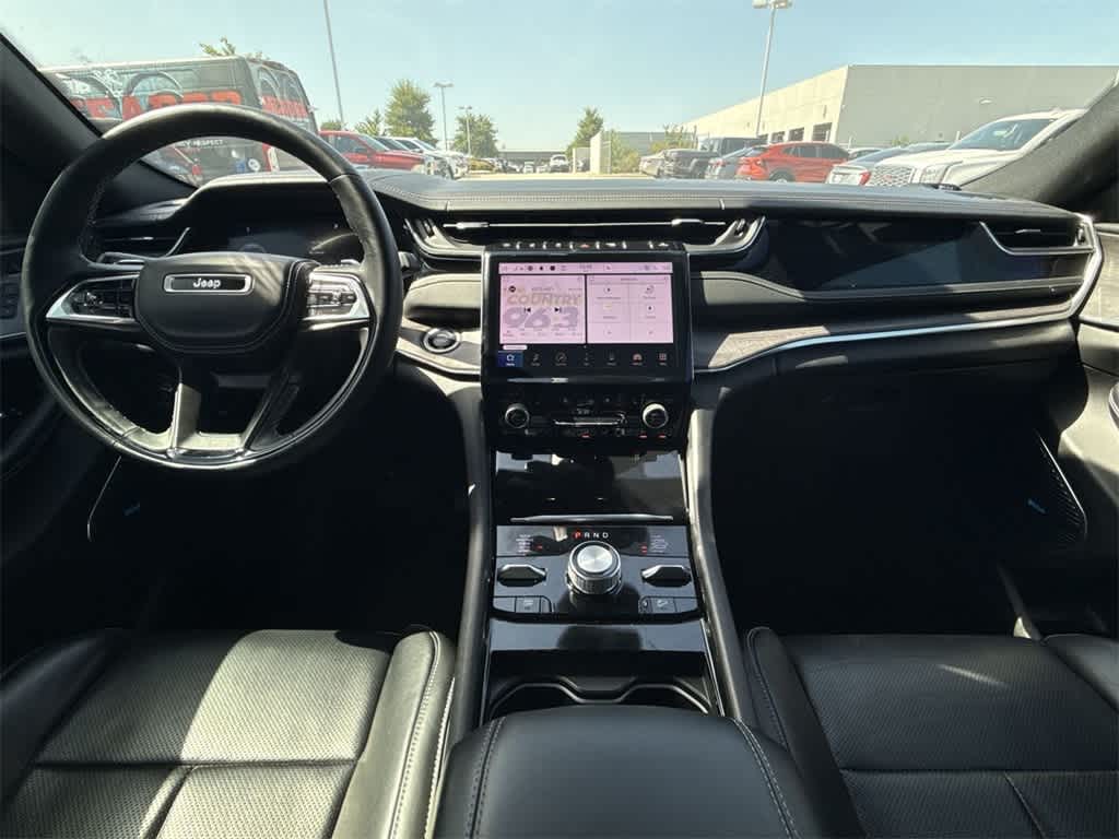 Thumbnail: 2022 Jeep Grand Cherokee - 17