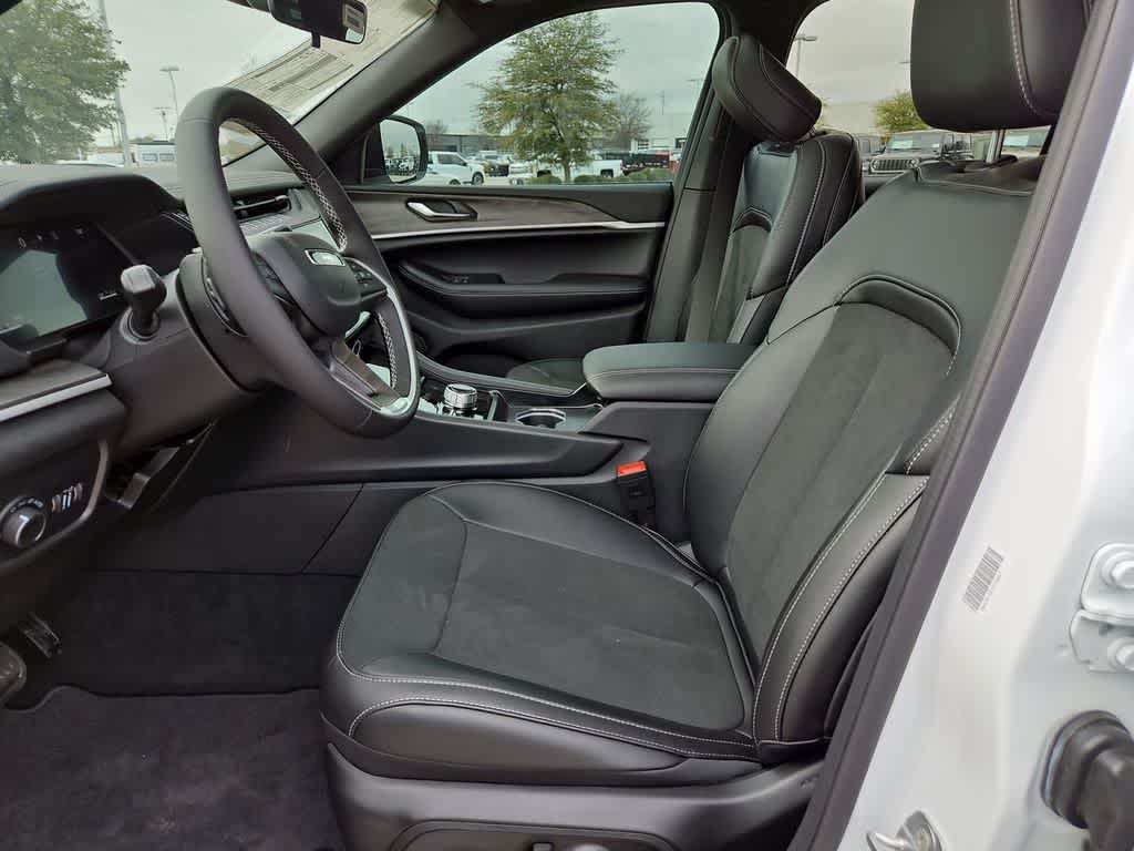 Thumbnail: 2026 Jeep Grand Cherokee L - 22