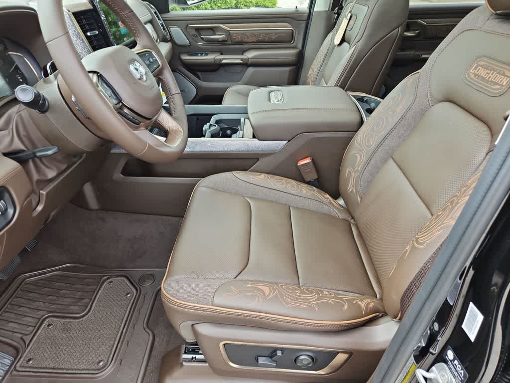 Thumbnail: 2026 RAM 1500 - 17