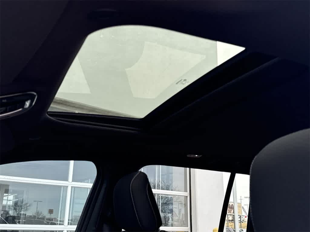 Thumbnail: 2025 Jeep Grand Cherokee - 24