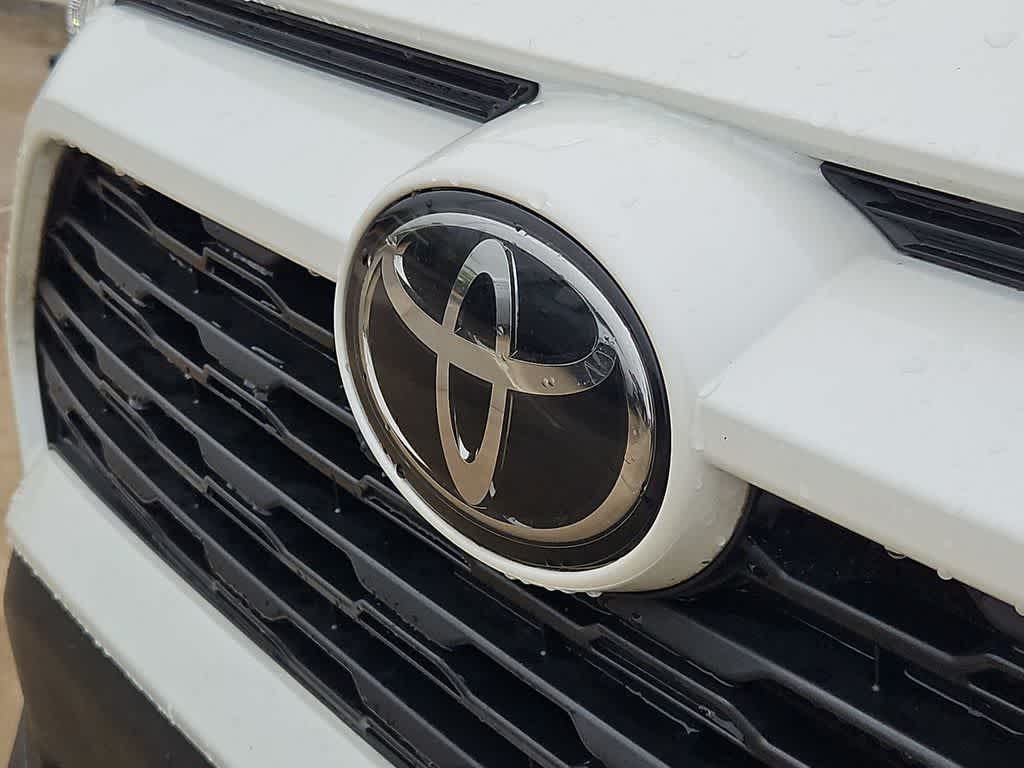 Thumbnail: 2021 Toyota RAV4 - 12
