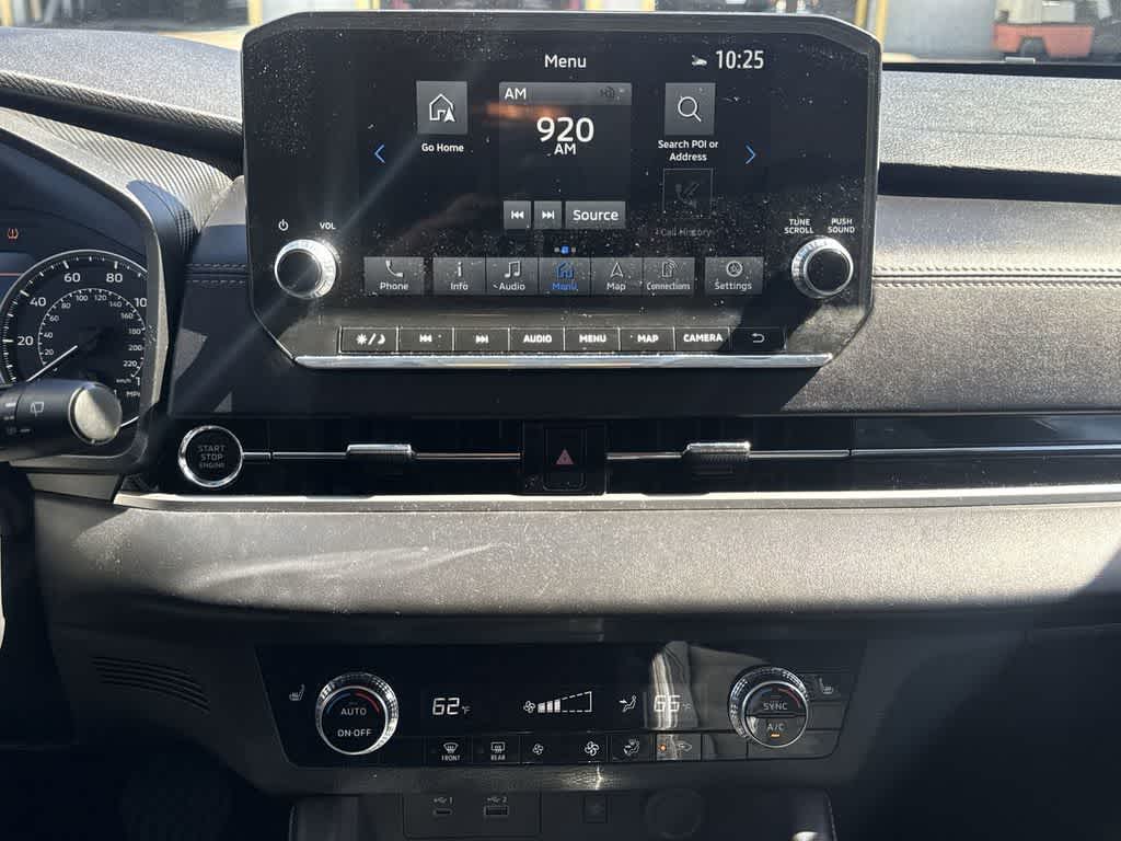 Thumbnail: 2024 Mitsubishi Outlander - 18