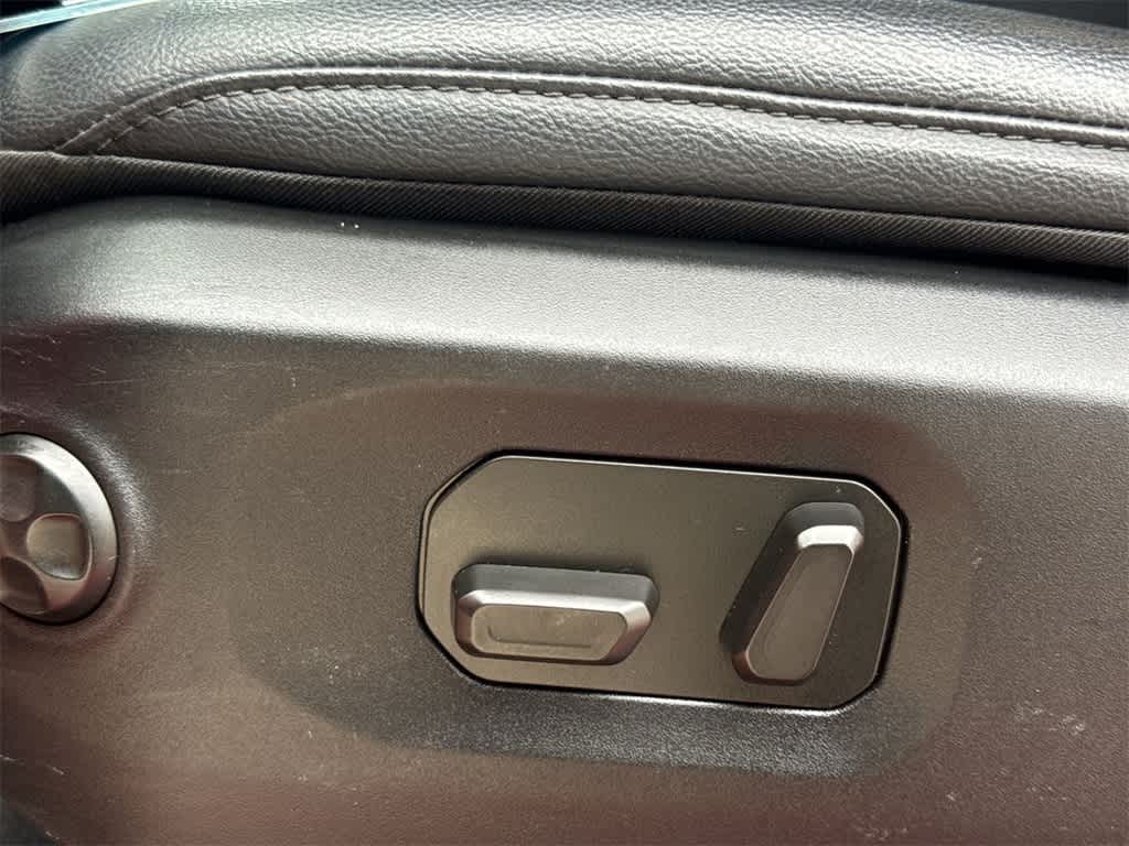 Thumbnail: 2025 Jeep Gladiator - 25