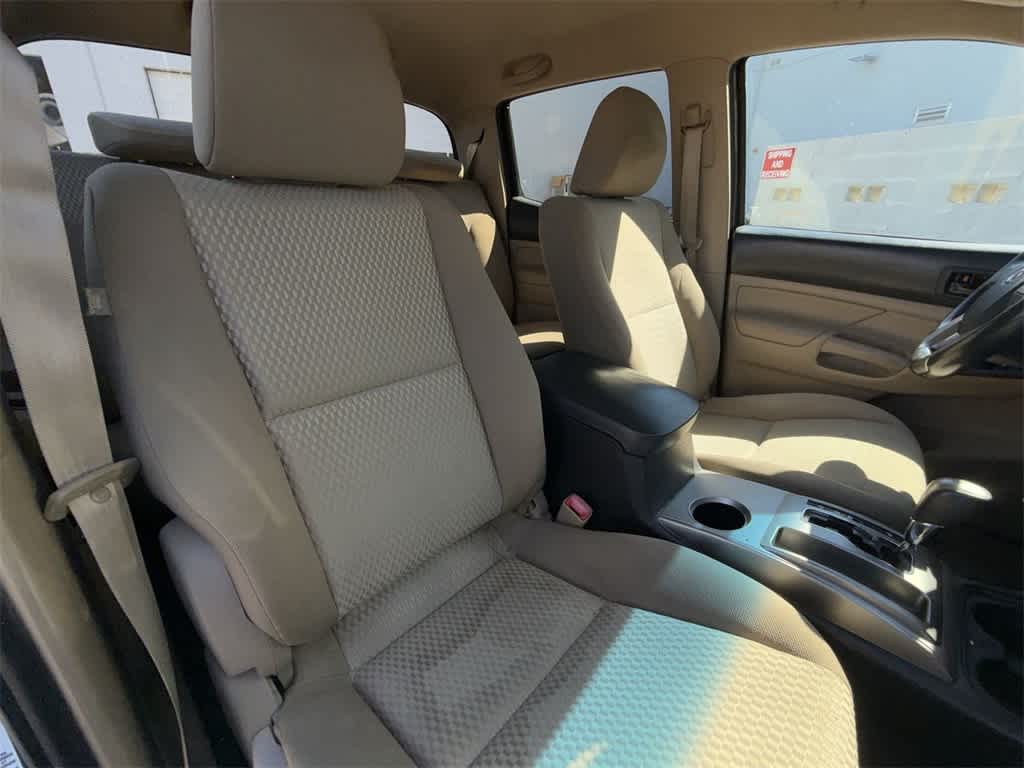 Thumbnail: 2013 Toyota Tacoma - 13