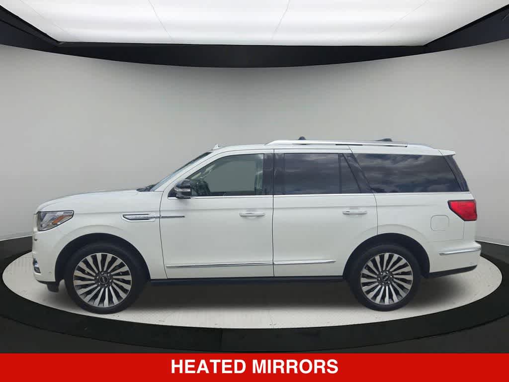 Thumbnail: 2021 Lincoln Navigator - 3
