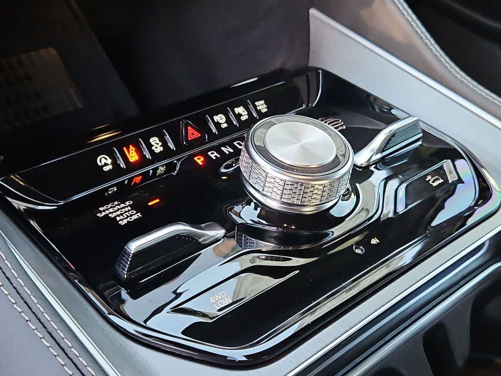 Thumbnail: 2026 Jeep Grand Wagoneer - 34