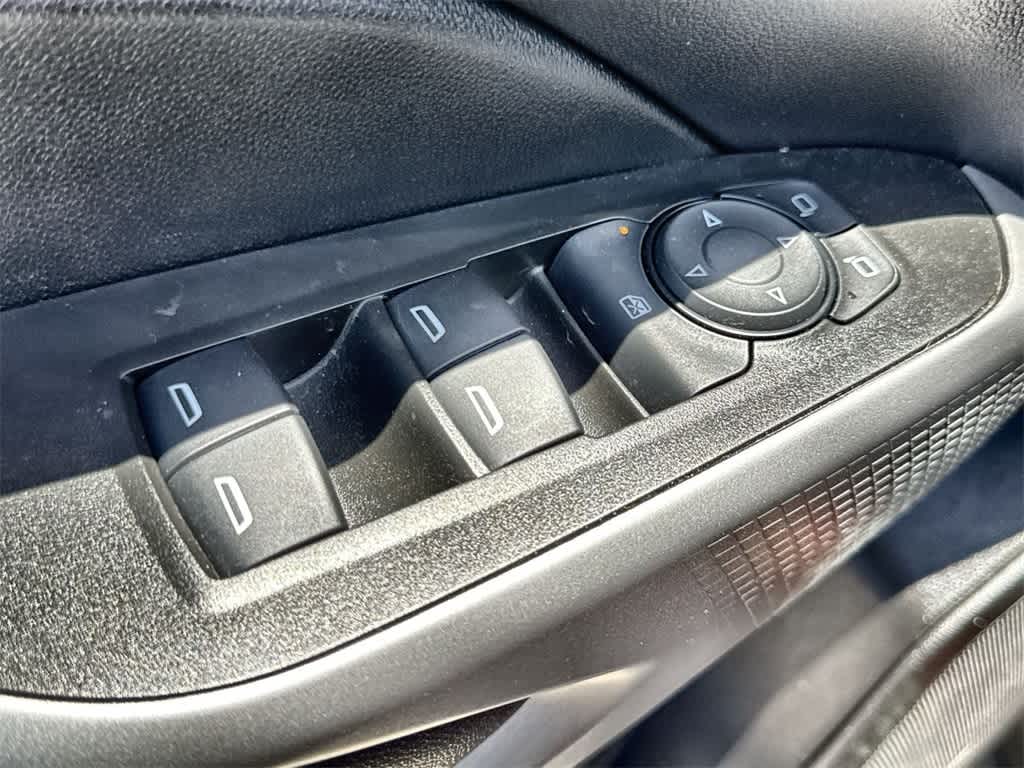 Thumbnail: 2024 Chevrolet Trax - 21