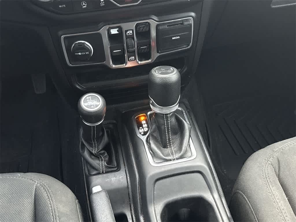 Thumbnail: 2019 Jeep Wrangler - 16