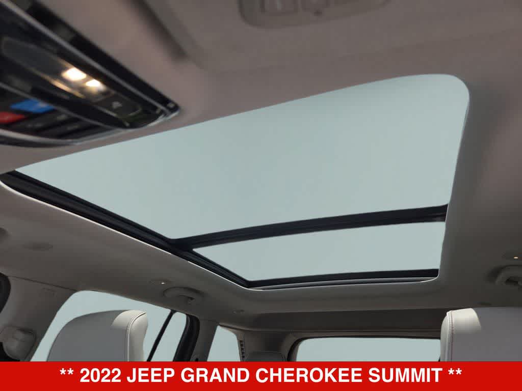 Thumbnail: 2022 Jeep Grand Cherokee - 18
