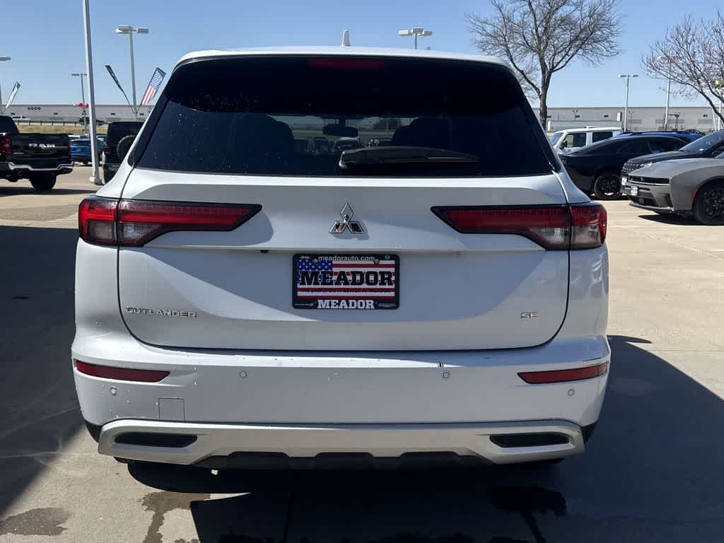 Thumbnail: 2024 Mitsubishi Outlander - 5