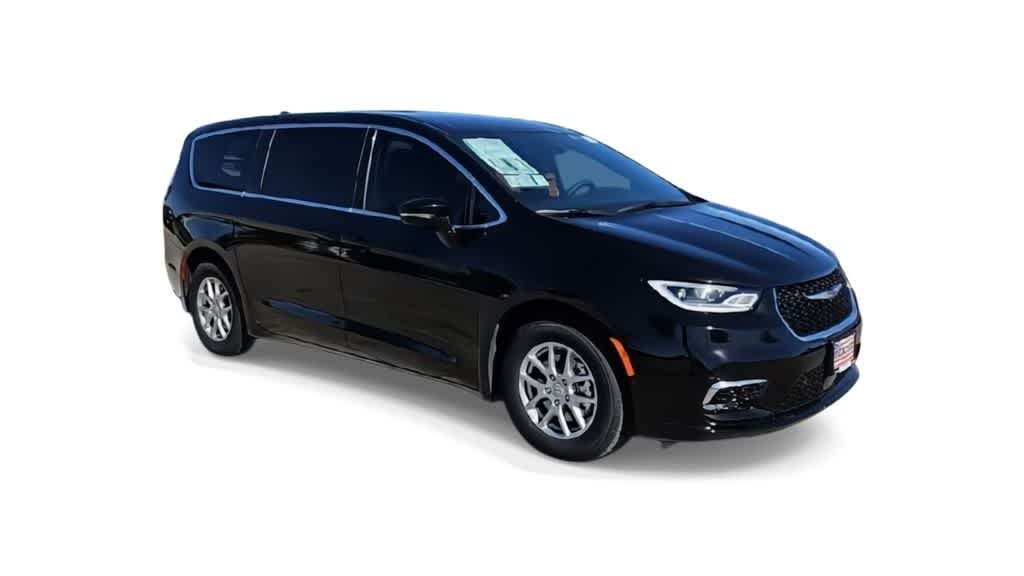 Thumbnail: 2026 Chrysler Pacifica - 2