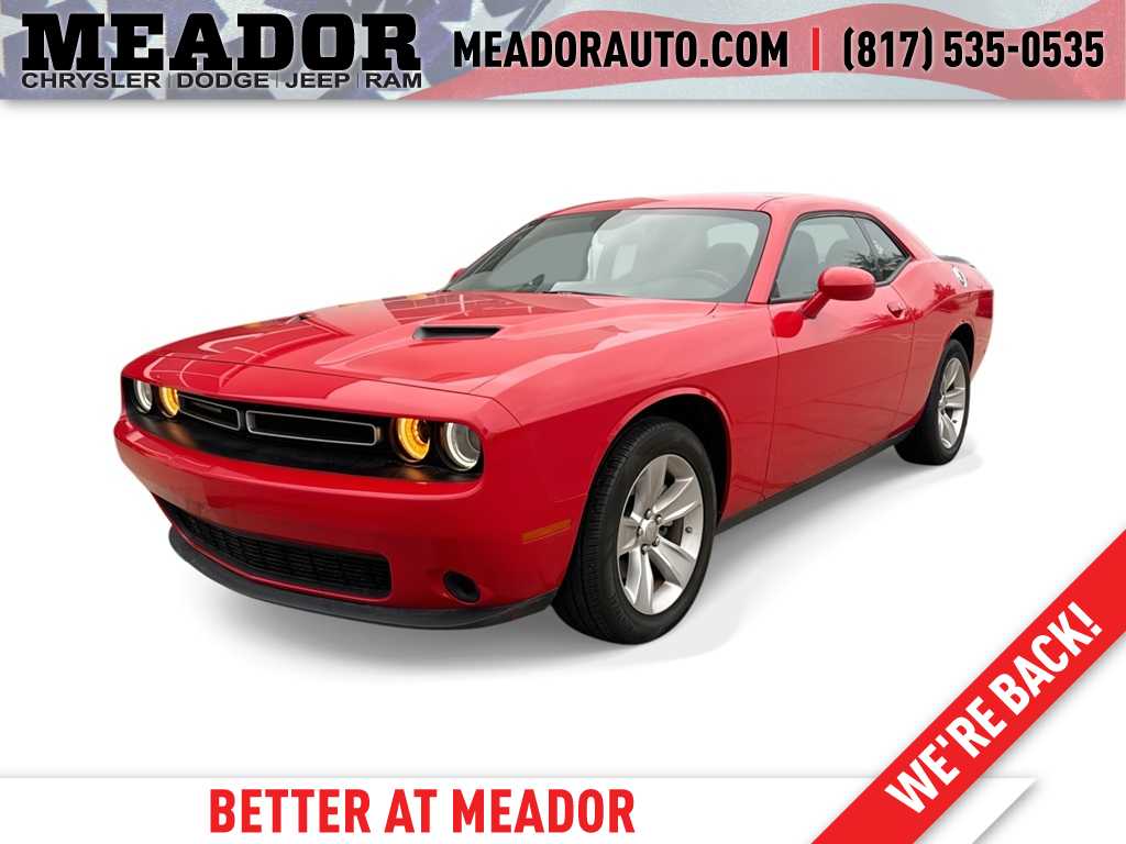 2023 Dodge Challenger SXT's photo