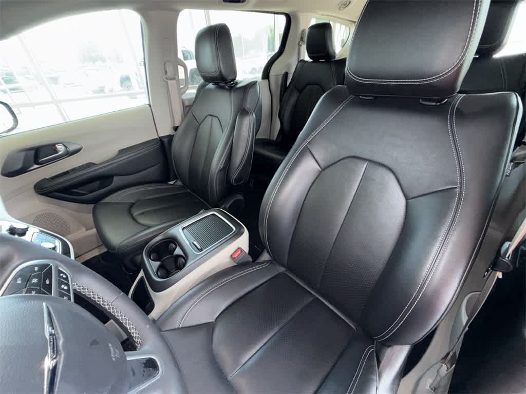 Thumbnail: 2024 Chrysler Pacifica - 10