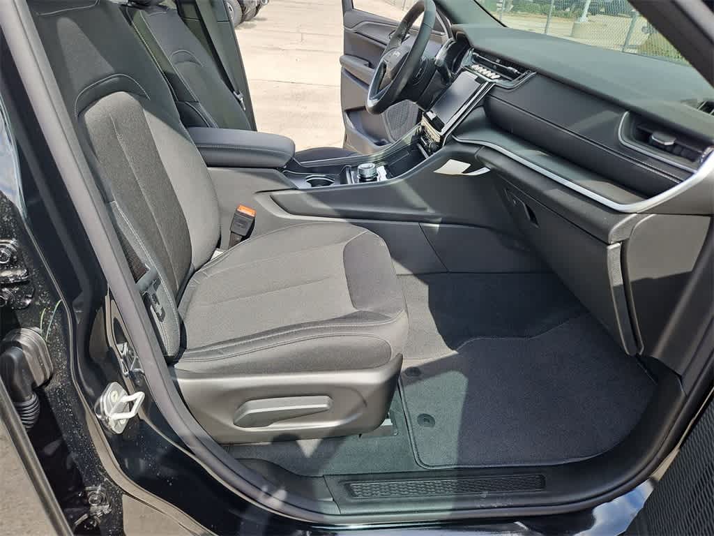 Thumbnail: 2026 Jeep Grand Cherokee - 23