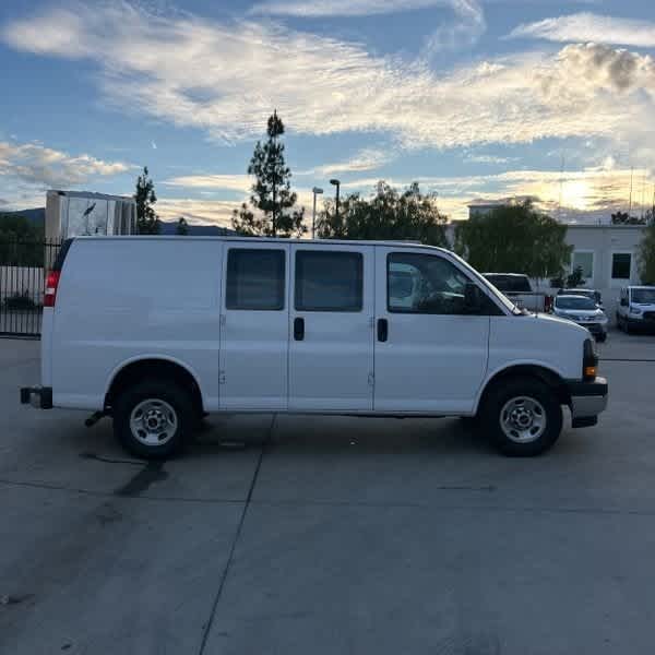 2023 Gmc Savana 2500 Cargo photo 3