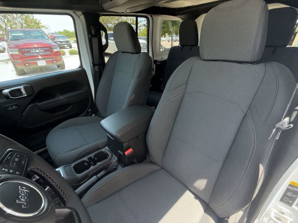 Thumbnail: 2025 Jeep Wrangler - 10