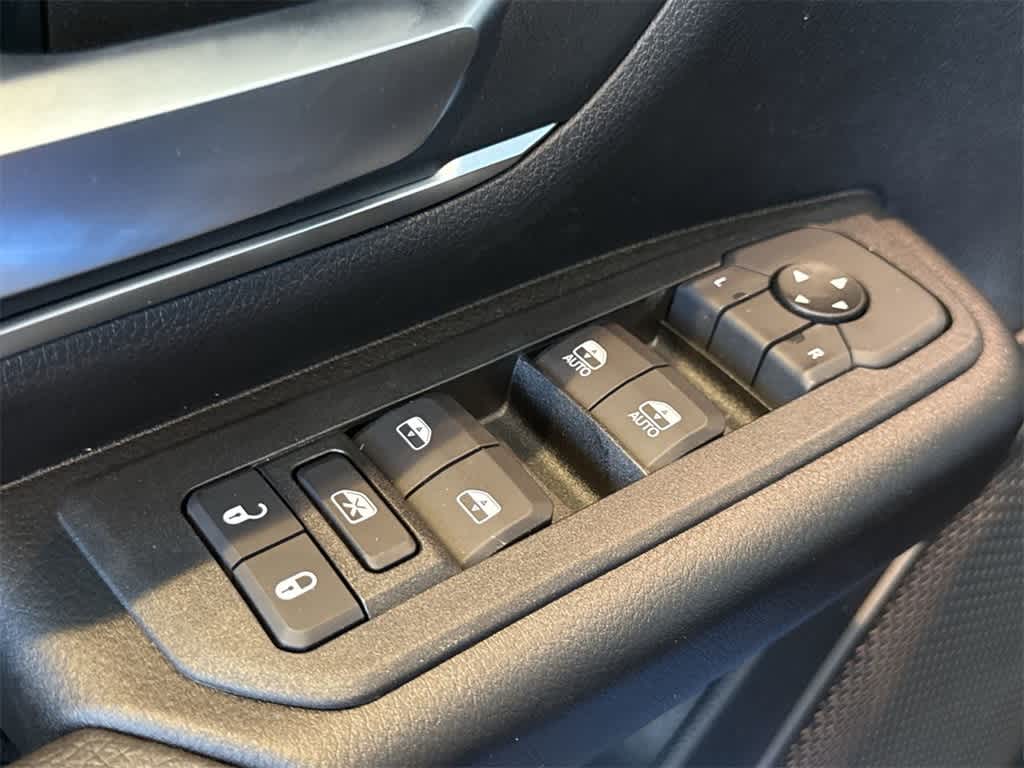 Thumbnail: 2025 RAM 1500 - 22