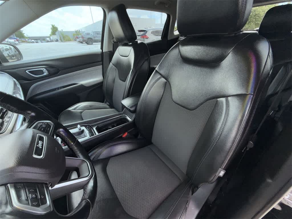 Thumbnail: 2022 Jeep Compass - 11
