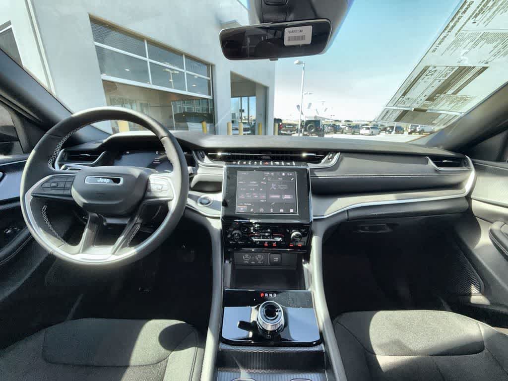 Thumbnail: 2026 Jeep Grand Cherokee - 15