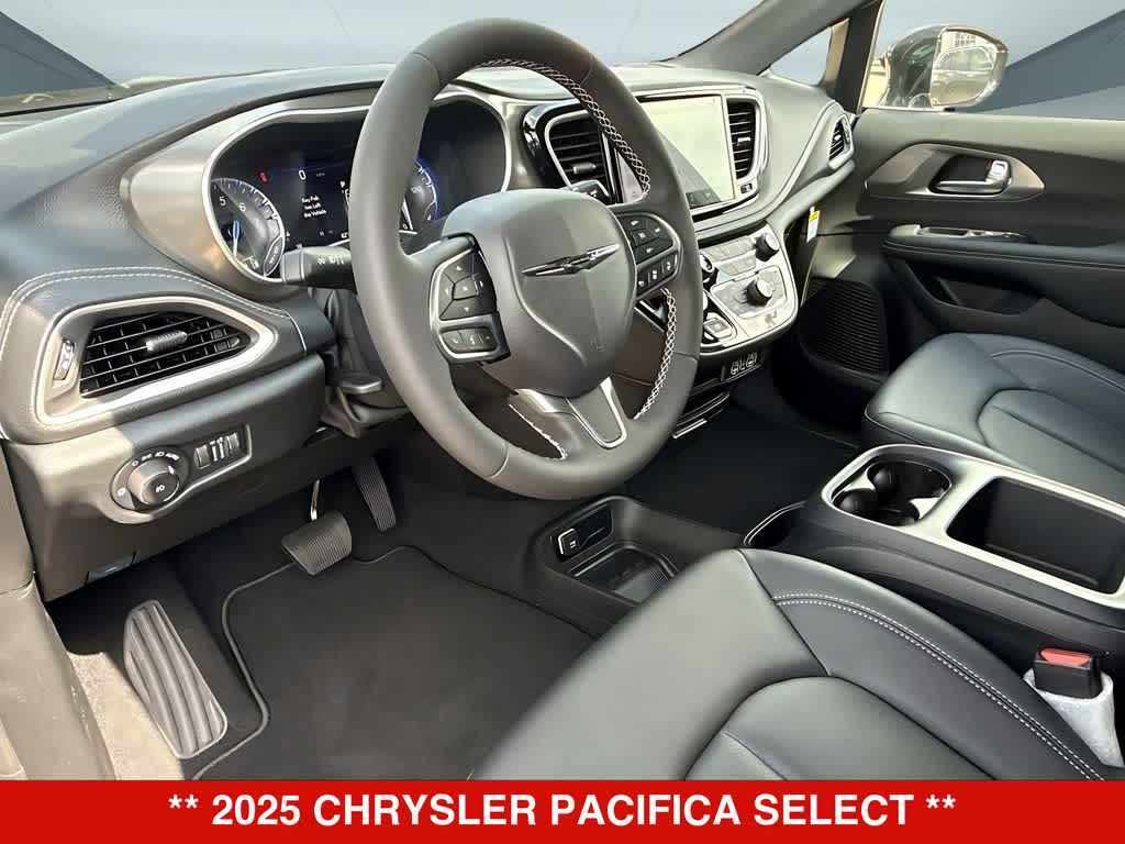 Thumbnail: 2025 Chrysler Pacifica - 2