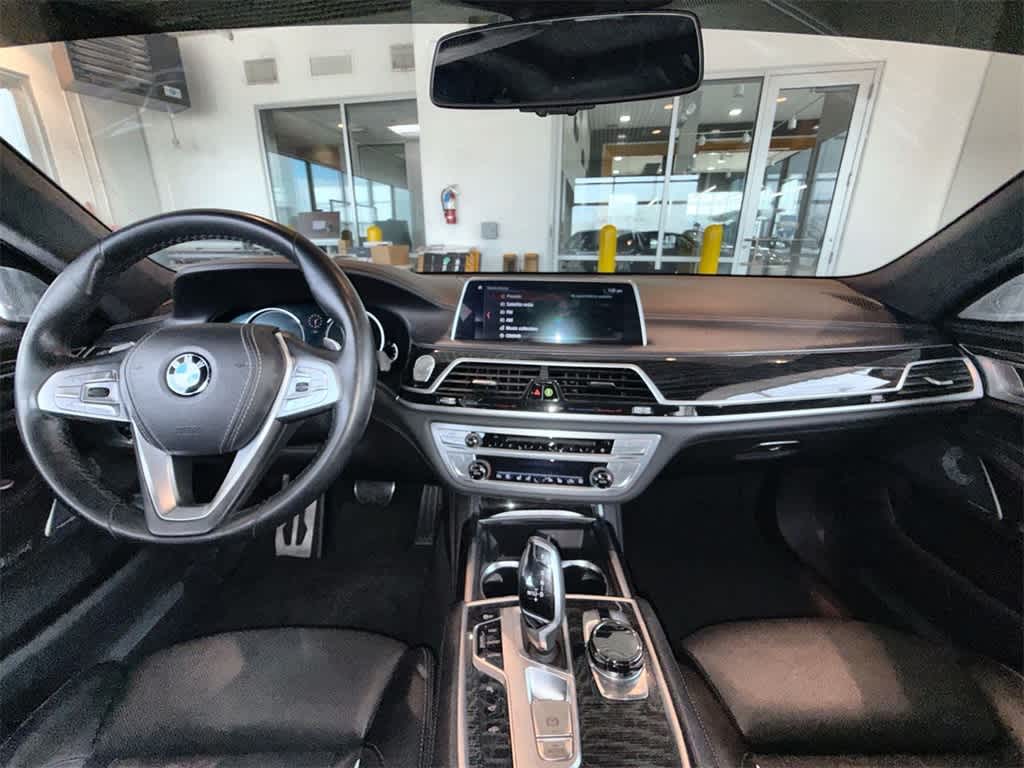 Thumbnail: 2018 BMW 7 Series - 15