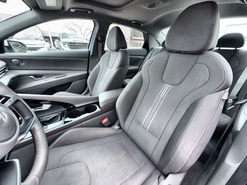 Thumbnail: 2025 Hyundai Elantra - 11