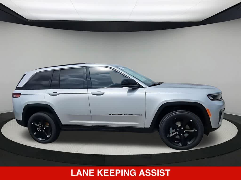 Thumbnail: 2026 Jeep Grand Cherokee - 9