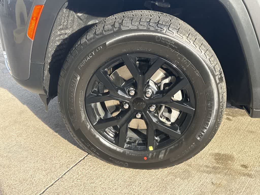 Thumbnail: 2026 Jeep Grand Cherokee L - 9