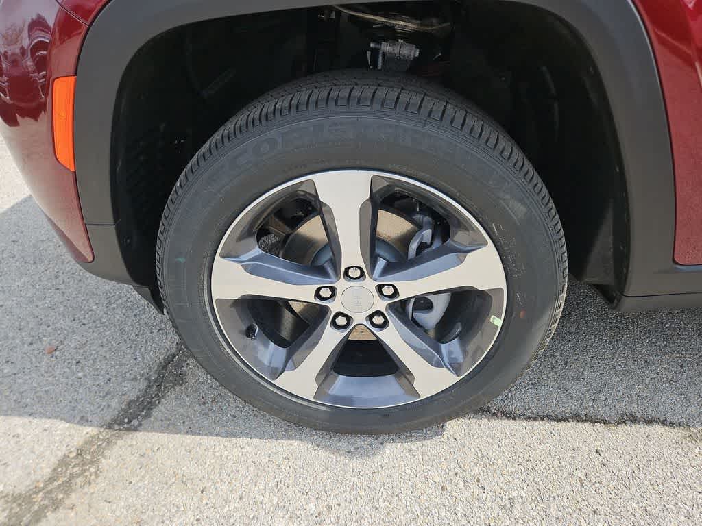 Thumbnail: 2026 Jeep Grand Cherokee - 14