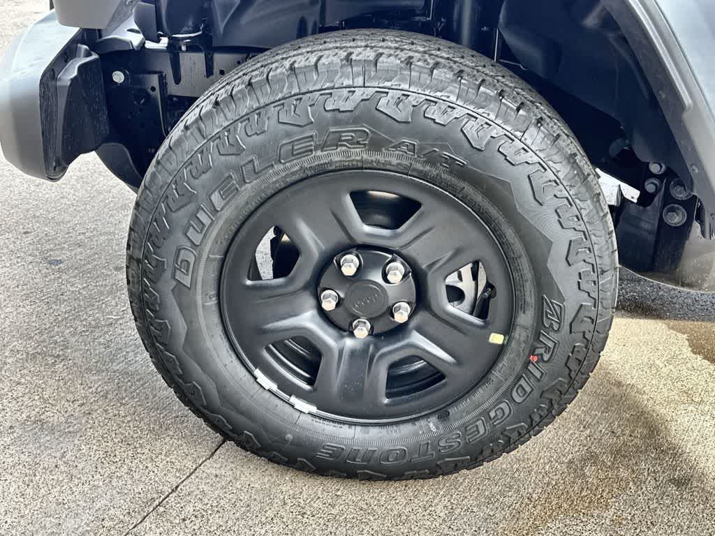 Thumbnail: 2026 Jeep Gladiator - 9