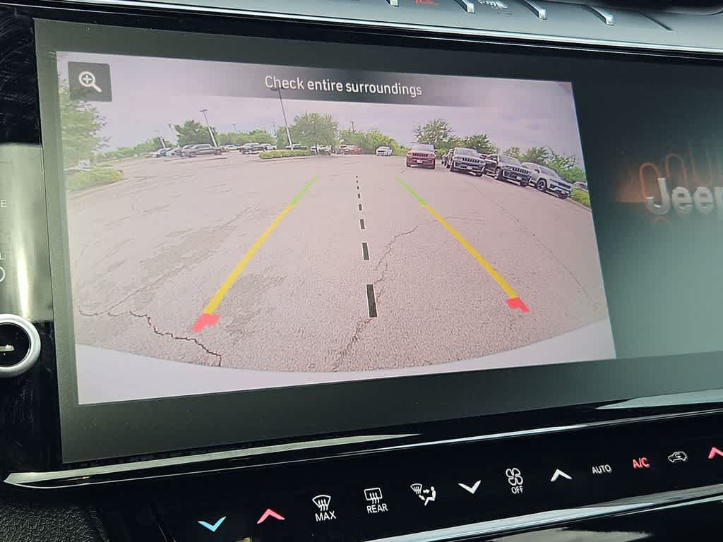 Thumbnail: 2026 Jeep Grand Cherokee - 32