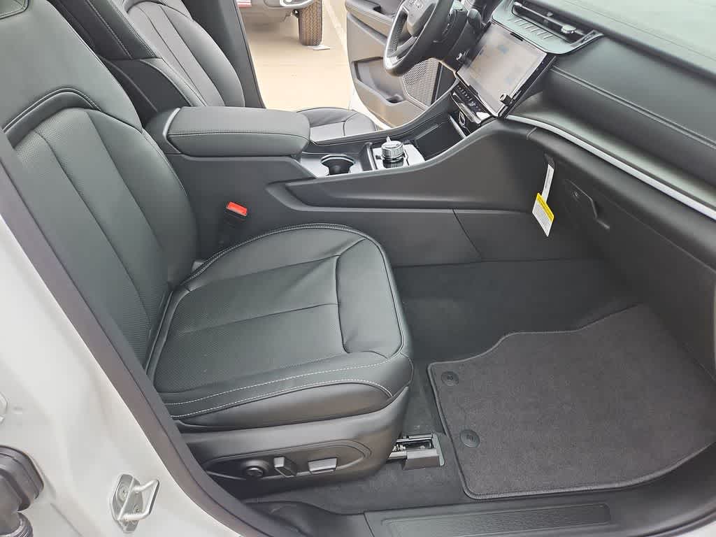 Thumbnail: 2026 Jeep Grand Cherokee - 24