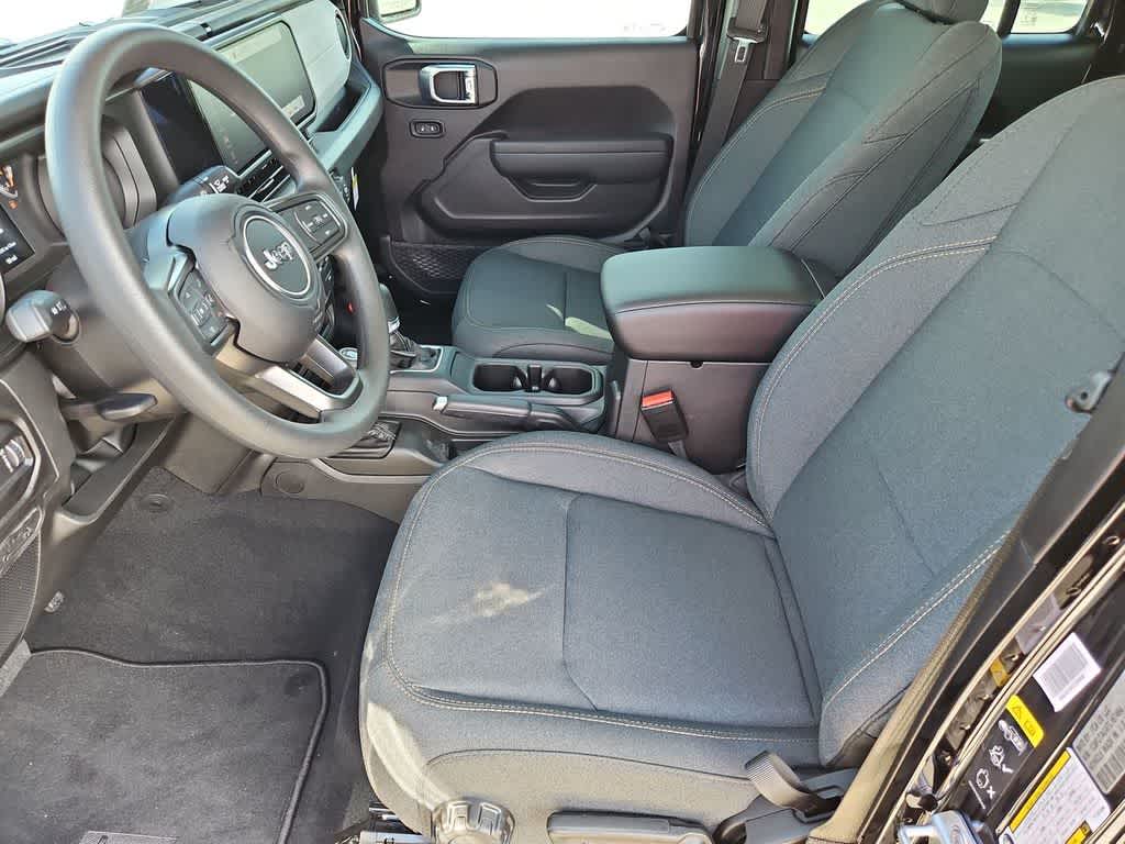 Thumbnail: 2026 Jeep Gladiator - 17