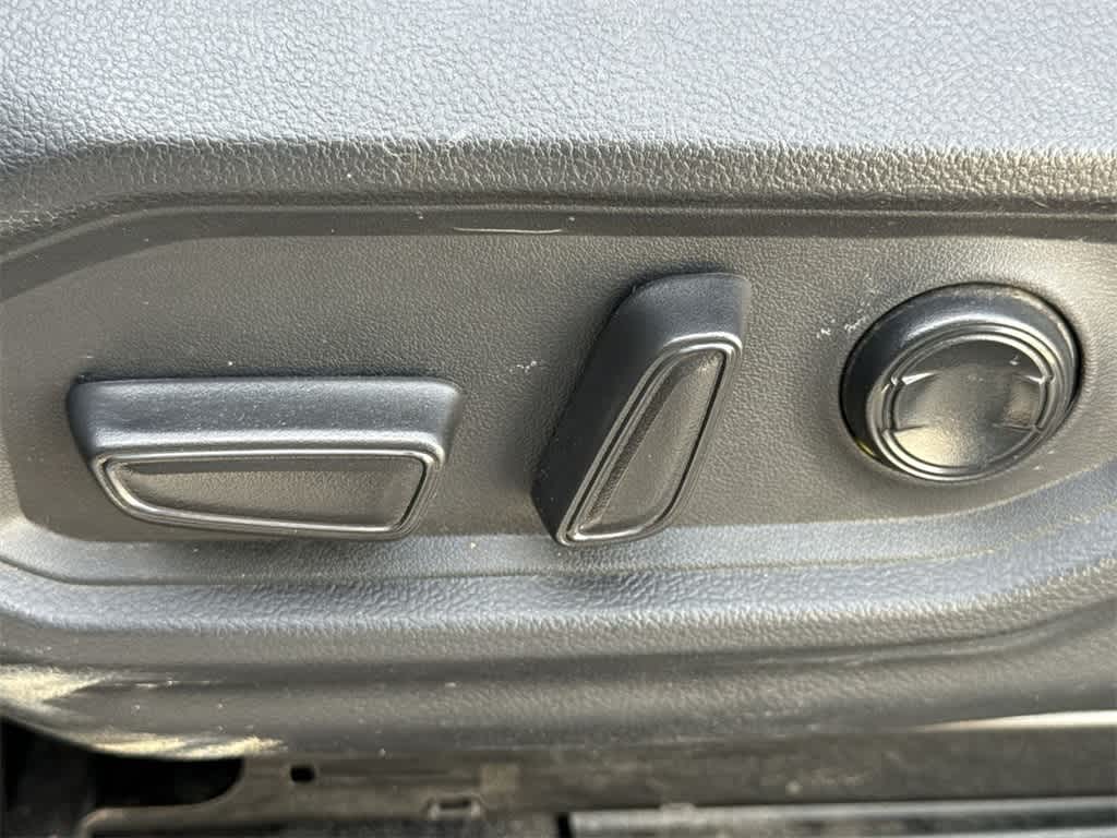 Thumbnail: 2022 Toyota Tundra - 23