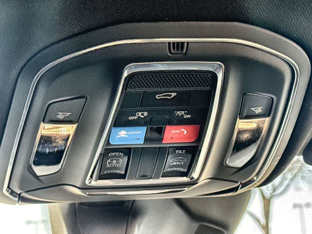 Thumbnail: 2026 Jeep Grand Cherokee - 20