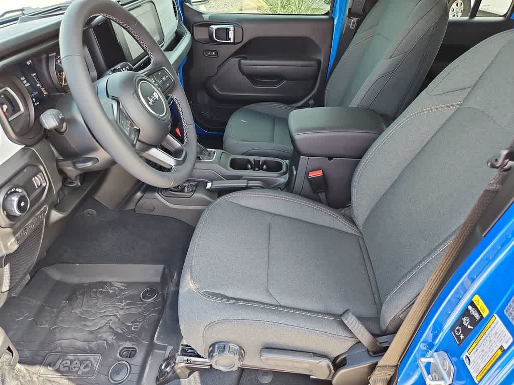 Thumbnail: 2025 Jeep Wrangler - 17