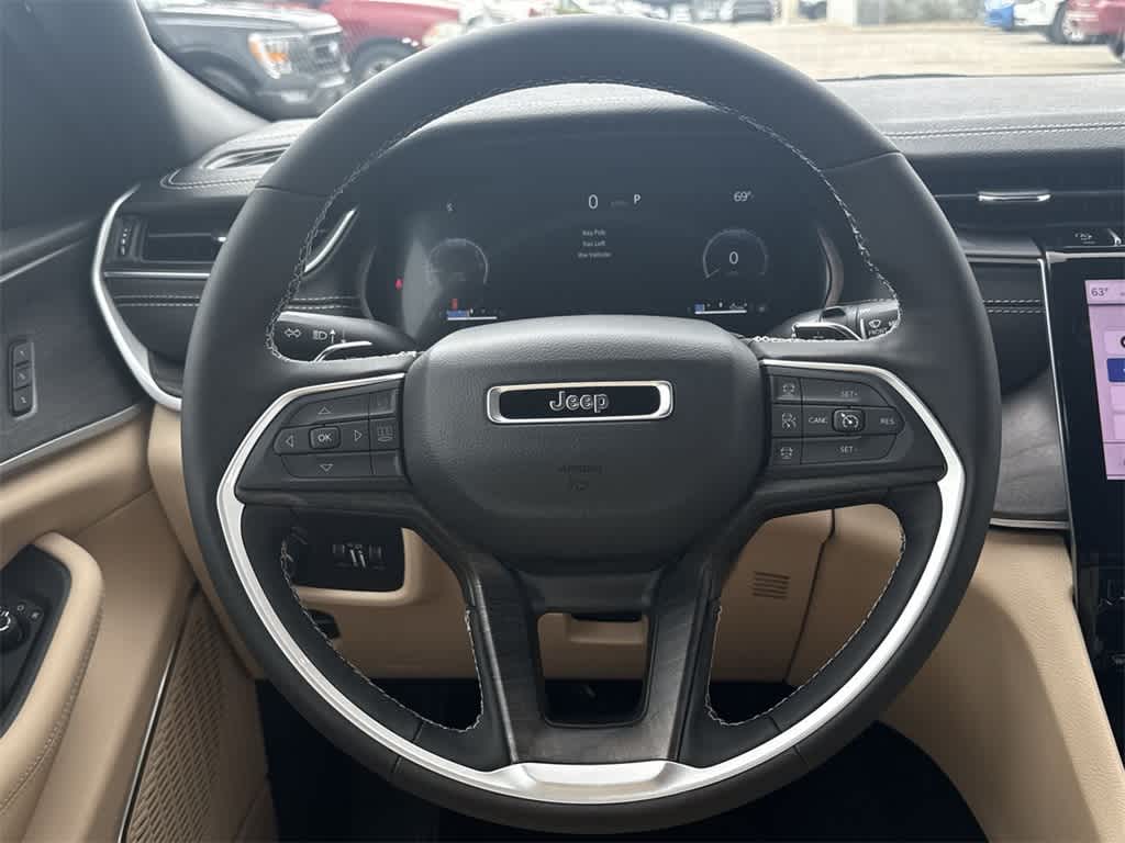 2025 Jeep Grand Cherokee Limited Edition 17